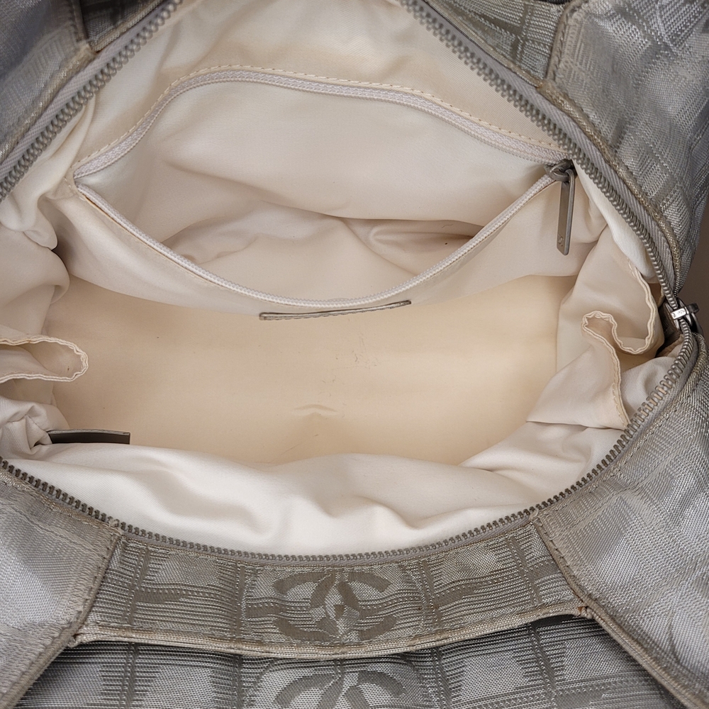 Chanel Quilted Metallic Gray Line Handbag With Certificate Of Authenticity - Picture 10 of 16